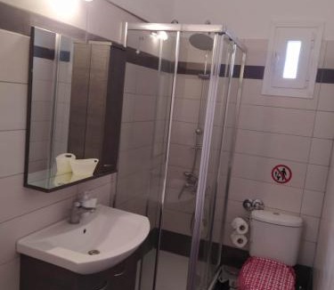 Kamena Vourla Apartment | Chez Effie 2