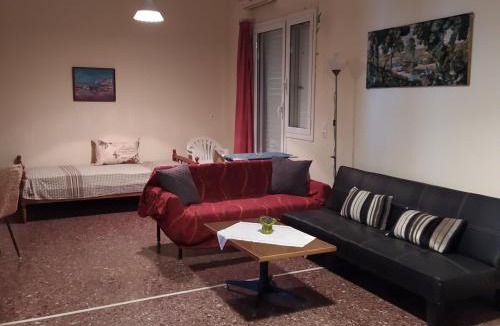 Kamena Vourla Apartment | Chez Effie 2