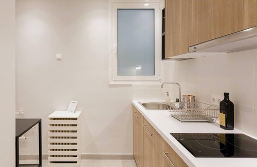 Plaka Apartment | Chic and Cosy Flat in Plaka