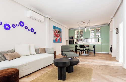 Psirri Apartment | Chic & Central Athenian Apartment! EV4