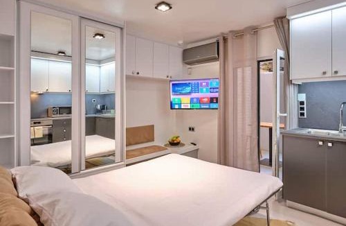 Exarhia Apartment | Chic Studio in central Athens