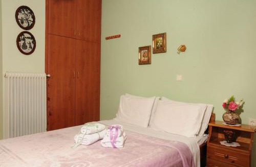 Perama House | Chrysoula's Guests