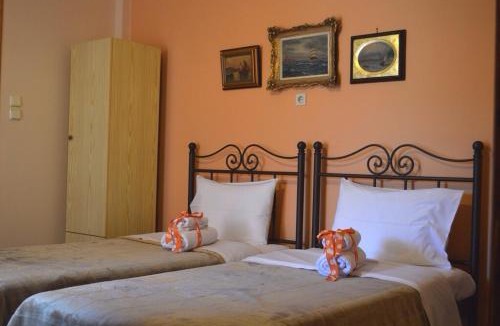 Perama House | Chrysoula's Guests