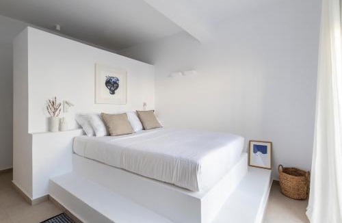 Molos House | Citadela Paros Molos - Beachfront Maisonette with Plunge Pool