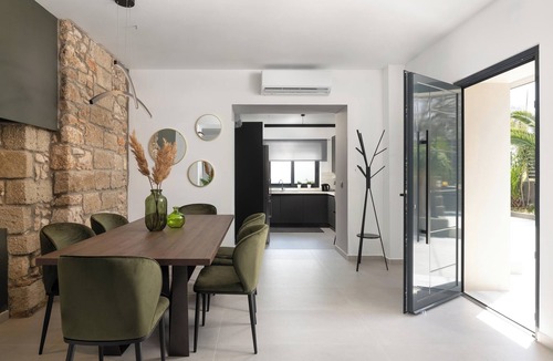 Petaloudes Villa | City Art Villa