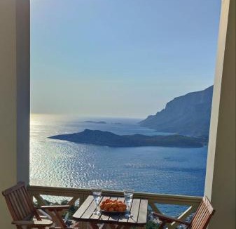 Kamari Apartment | Climbers' Nest 'with sea and rock views and private pool'