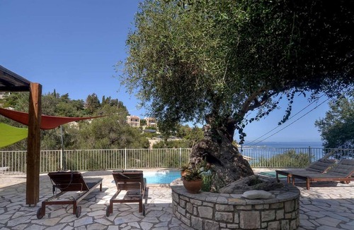 Longos Villa | Close to the beach and enjoying fabulous sea views