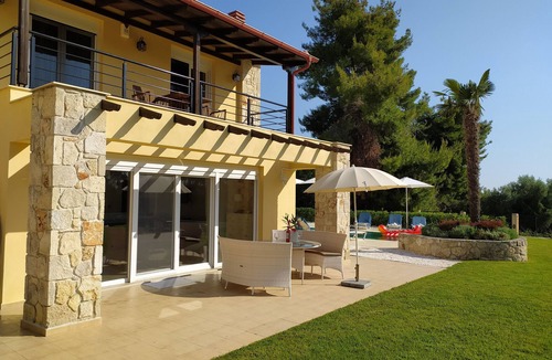 Paliouri House | Close to the beach, fantastic sea views, heated private pool