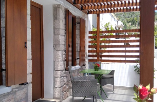 Asklipiio House | Comfort for two,away from the crowds.