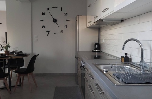 Larissa Apartment | Comfortable Apartment with Modern Amenities. Perfect for Exploring the City!