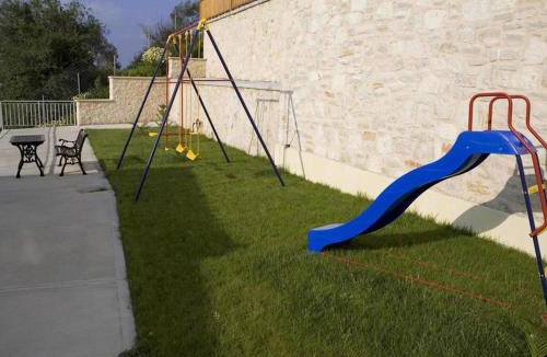Adele House | Comfortable holiday house for 10 persons, with swimming pool