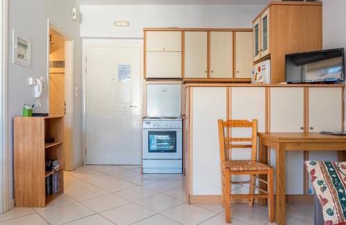 Kalamata Apartment | Comfy beach flat, 10min to the city center