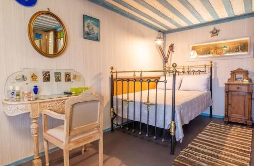 Lesvos Apartment | containerluxury2