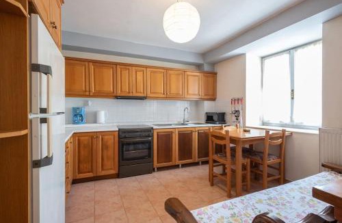 Myrina Apartment | Cool and cozzy apartment 15 mins from the seaside