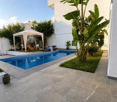 La Soukra House | Coquette villa avec piscine