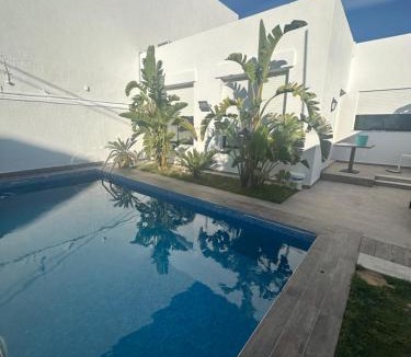 La Soukra House | Coquette villa avec piscine