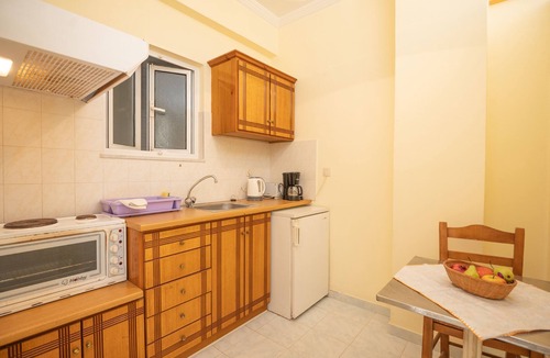Agios Spyridon Corfu Apartment | Corfu apartment with shared pool, close to beach and tavernas