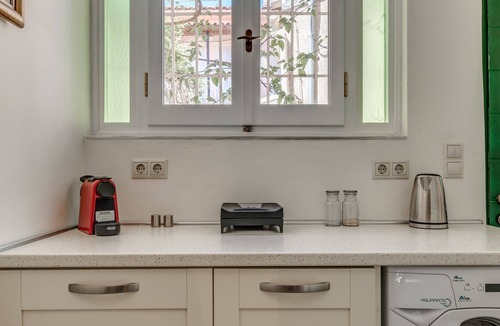 Corfu Town House | Corfu House of Art Suites★Golden Suite★Anemomylos