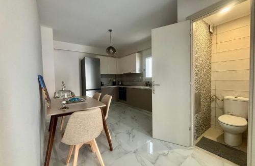 Paralia Ofryniou Apartment | Cornelia Lux Suites