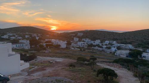 Ag. Georgios Apartment | COSMOS Studios Iraklia