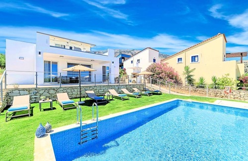 Kavallos House | Costa Maris Villa Private Pool