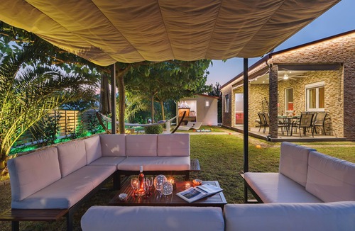 Tempi Cottage | Costa Petra | Luxury seaside family cottage with garden near Aegean and Olympus