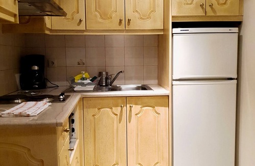Dassia Apartment | COSY ONE BEDROOM STUDIO/APARTMENT JUST 3 MIN WALK FROM DASSIA BEACH