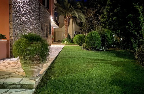 Dassia Apartment | COSY ONE BEDROOM STUDIO/APARTMENT JUST 3 MIN WALK FROM DASSIA BEACH