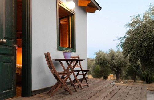 Metochi Apartment | Cosy Studio in Olive Grove