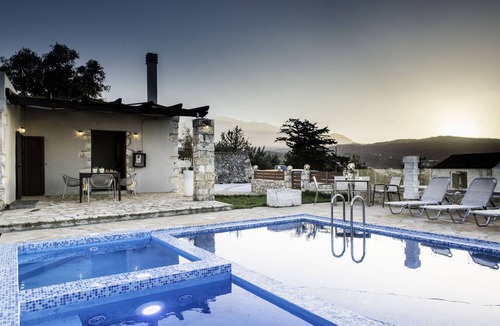 Armenoi Villa | Cosy Traditional Villa - Private Pool - Perfect for families with children