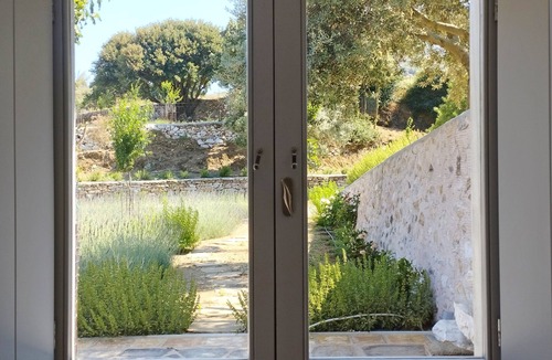 Aperathos Cottage | cottage homes