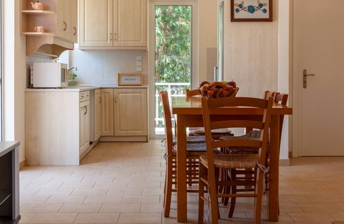 Melissopetra House | Cottage with garden and sea view