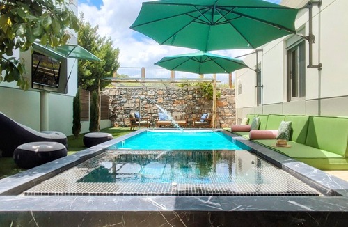 Peza Villa | Country-chic delux villa with poolyard for all-day fun & 5 star amenities
