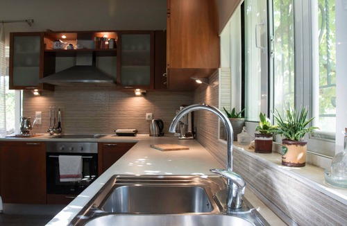Molos House | Country House 'On The Hill' with Private Terrace, Wi-Fi and Air Conditioning