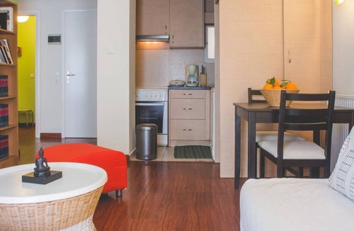 Athens Apartment | Coziest apt, 5' to Central Metro Station!