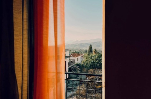 Troezen Apartment | Cozy 1 Bd Troezen Maisonette w Mountain View