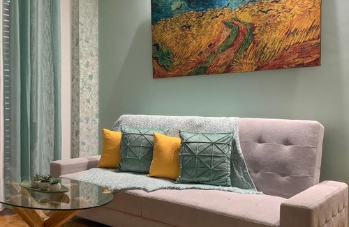 Kinosargous Apartment | Cozy and Chic apartment in the Center, 5 min Subway