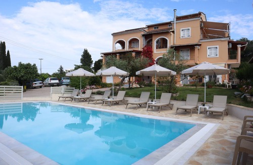 Kontokali House | Cozy Apartment w/swimming pool in olive garden in Corfu