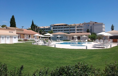 Dassia Apartment | Cozy deluxe apartment a few steps from the beach!