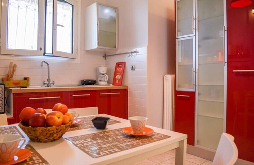 Kalamata House | Cozy flat on the main square, 10min to the sea