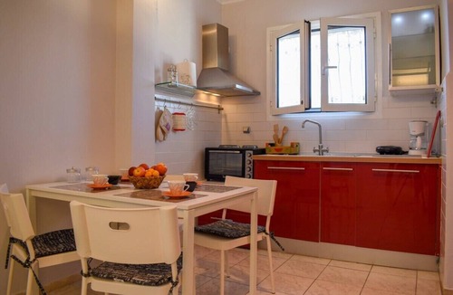 Kalamata House | Cozy flat on the main square, 10min to the sea