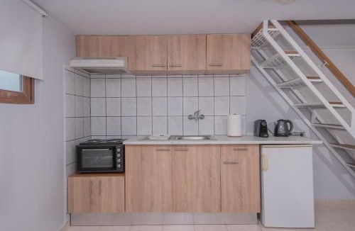 Petaloudes House | Cozy Loft with Private Terrace