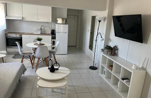 Messolonghi Apartment | Cozy Mycenae Escape Near Ruins