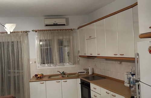 Kozani Apartment | Cozy Place