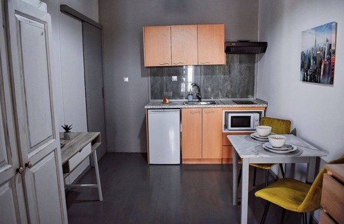 Old Town Apartment | Cozy Room in the heart of the Old Venetian Harbor!
