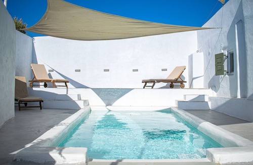 Nea Cryssi Akti Apartment | Cozy studio for 2 guests with 1 child or 3 adults - walking distance to beach