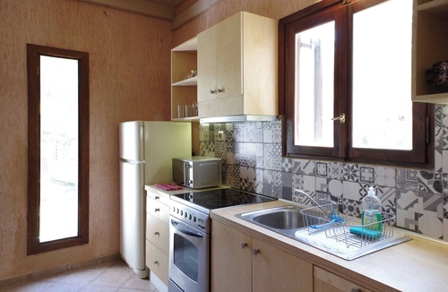 Daratsos Apartment | Cozy Villa with Swimming Pool Near the Sea