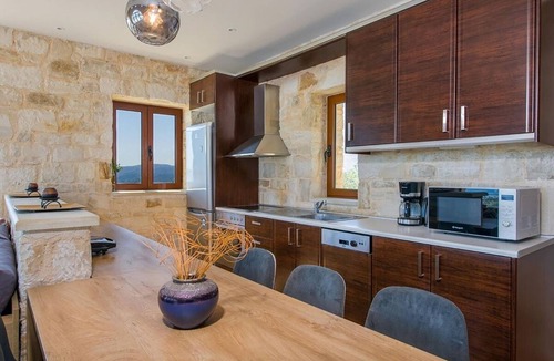 Stalos Villa | Cretan Stone Villa, A/C, Private Pool, Spectacular 360° Views of the Countryside, Coastline & Sea!
