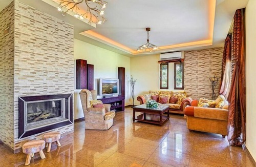 Kournas House | Cretan Sunny Villa Heated Pool