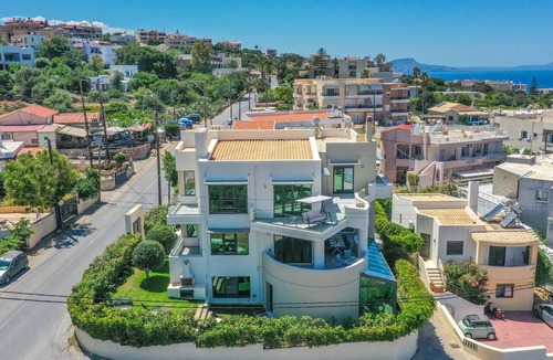 Violi Charaki House | Crethion | Private Pool, Jacuzzi, Gym & Games Room